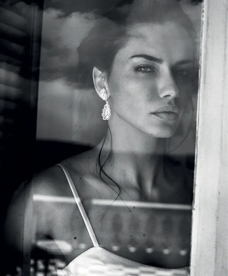 Adriana Lima đẹp tuyệt vời trên Harper’s Bazaar - Ảnh 2. Adriana Lima đẹp tuyệt vời trên Harper’s Bazaar - Ảnh 2.