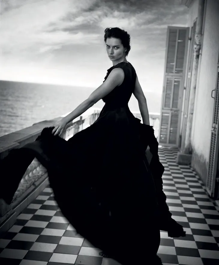 Adriana Lima đẹp tuyệt vời trên Harper’s Bazaar - Ảnh 6. Adriana Lima đẹp tuyệt vời trên Harper’s Bazaar - Ảnh 6.