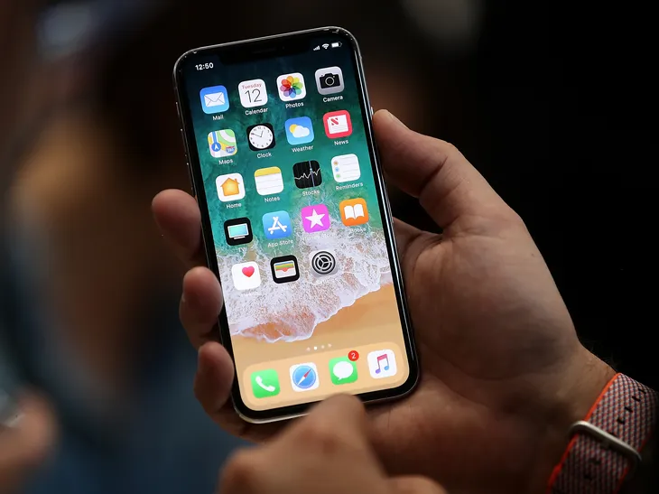 Đừng chê, doanh số bán iPhone 8 không hề tệ như bạn nghĩ - Ảnh 2.