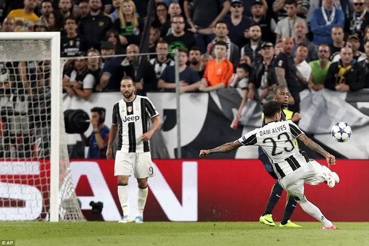 Chấm điểm Juventus 2-1 AS Monaco: Khác biệt mang tên Alves - Ảnh 1. Chấm điểm Juventus 2-1 AS Monaco: Khác biệt mang tên Alves - Ảnh 1.
