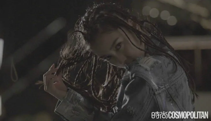 Angelababy rũ bỏ hình ảnh dịu dàng, biến thành cô gái đường phố - Ảnh 5. Angelababy rũ bỏ hình ảnh dịu dàng, biến thành cô gái đường phố - Ảnh 5.