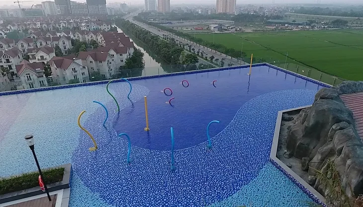 Bể bơi vô cực trên không - Tiện ích sống “độc nhất vô nhị” tại Vinhomes Riverside - Ảnh 3. Bể bơi vô cực trên không - Tiện ích sống “độc nhất vô nhị” tại Vinhomes Riverside - Ảnh 3.