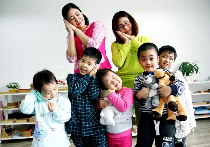 Các bé mẫu giáo ngộ nghĩnh mặc đồ ngủ… đi học - Ảnh 2. Các bé mẫu giáo ngộ nghĩnh mặc đồ ngủ… đi học - Ảnh 2.