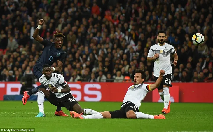 Kết quả bóng đá sáng 11/11: Thua Thụy Điển, Italia có nguy cơ ngồi nhà xem World Cup - Ảnh 5. Kết quả bóng đá sáng 11/11: Thua Thụy Điển, Italia có nguy cơ ngồi nhà xem World Cup - Ảnh 5.