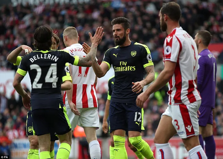 Kết quả bóng đá châu Âu đêm 13/5 rạng sáng 14/5: Man City 2-1 Leicester City, Stoke 1-4 Arsenal, Atalanta 1-1 AC Milan - Ảnh 2. Kết quả bóng đá châu Âu đêm 13/5 rạng sáng 14/5: Man City 2-1 Leicester City, Stoke 1-4 Arsenal, Atalanta 1-1 AC Milan - Ảnh 2.