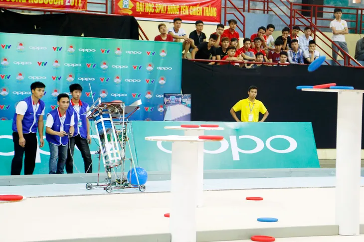 Robocon Việt Nam 2017: Sao Đỏ tiếp tục chiến thuật phá điểm đối phương - Ảnh 17. Robocon Việt Nam 2017: Sao Đỏ tiếp tục chiến thuật phá điểm đối phương - Ảnh 17.