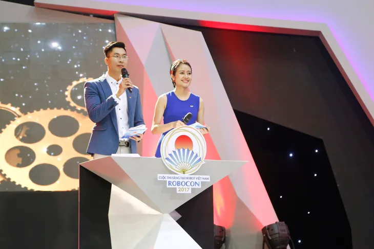 Robocon Việt Nam 2017: Sao Đỏ tiếp tục chiến thuật phá điểm đối phương - Ảnh 26. Robocon Việt Nam 2017: Sao Đỏ tiếp tục chiến thuật phá điểm đối phương - Ảnh 26.