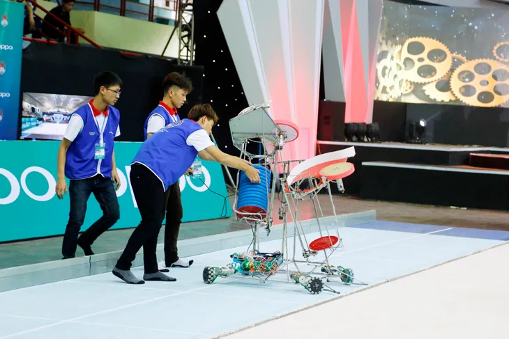 Robocon Việt Nam 2017: Kỷ lục mới về thời gian giành APPARE được xác lập - Ảnh 5. Robocon Việt Nam 2017: Kỷ lục mới về thời gian giành APPARE được xác lập - Ảnh 5.