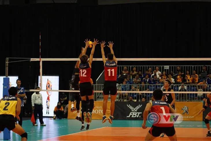 SEA Games 29: ĐT bóng chuyền nam Việt Nam thất bại trước ĐT Indonesia - Ảnh 1. SEA Games 29: ĐT bóng chuyền nam Việt Nam thất bại trước ĐT Indonesia - Ảnh 1.
