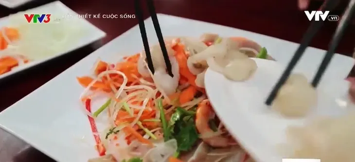 Tự làm gỏi chôm chôm tai heo chuẩn miệt vườn - Ảnh 2. Tự làm gỏi chôm chôm tai heo chuẩn miệt vườn - Ảnh 2.