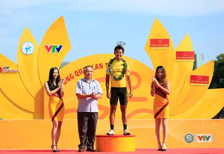 ẢNH: Những khoảnh khắc ấn tượng chặng 10 Giải xe đạp quốc tế VTV Cúp Tôn Hoa Sen 2017 - Ảnh 5. ẢNH: Những khoảnh khắc ấn tượng chặng 10 Giải xe đạp quốc tế VTV Cúp Tôn Hoa Sen 2017 - Ảnh 5.