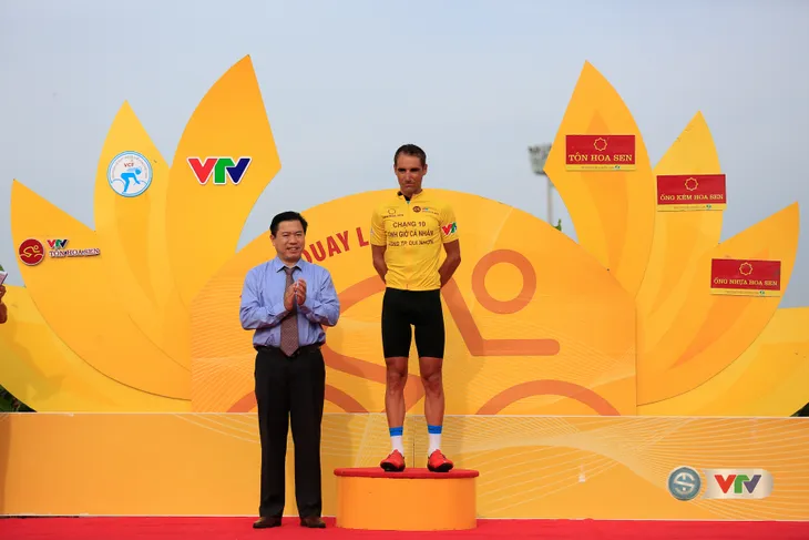 ẢNH: Những khoảnh khắc ấn tượng chặng 11 Giải xe đạp quốc tế VTV Cúp Tôn Hoa Sen 2017 - Ảnh 5. ẢNH: Những khoảnh khắc ấn tượng chặng 11 Giải xe đạp quốc tế VTV Cúp Tôn Hoa Sen 2017 - Ảnh 5.