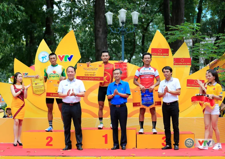 Giải xe đạp quốc tế VTV Cúp Tôn Hoa Sen 2017: Huỳnh Thanh Tùng thắng chặng 14, Jiung Jang giành áo vàng chung cuộc - Ảnh 2. Giải xe đạp quốc tế VTV Cúp Tôn Hoa Sen 2017: Huỳnh Thanh Tùng thắng chặng 14, Jiung Jang giành áo vàng chung cuộc - Ảnh 2.