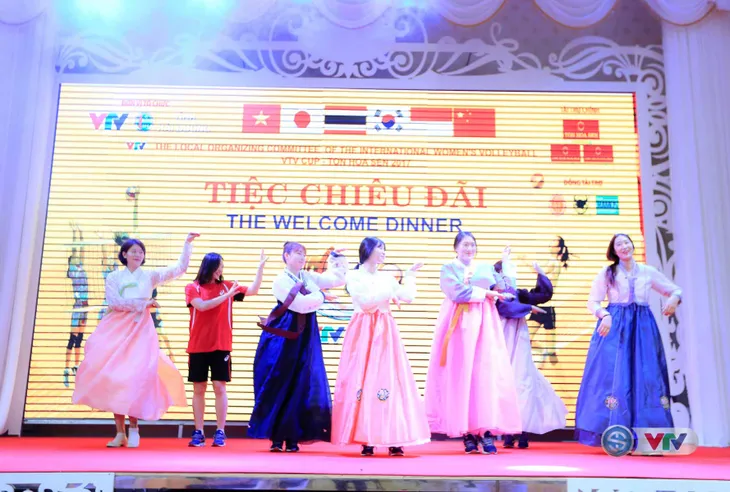 Buổi giao lưu trước ngày tranh tài VTV Cup Tôn Hoa Sen 2017 - Ảnh 1. Buổi giao lưu trước ngày tranh tài VTV Cup Tôn Hoa Sen 2017 - Ảnh 1.