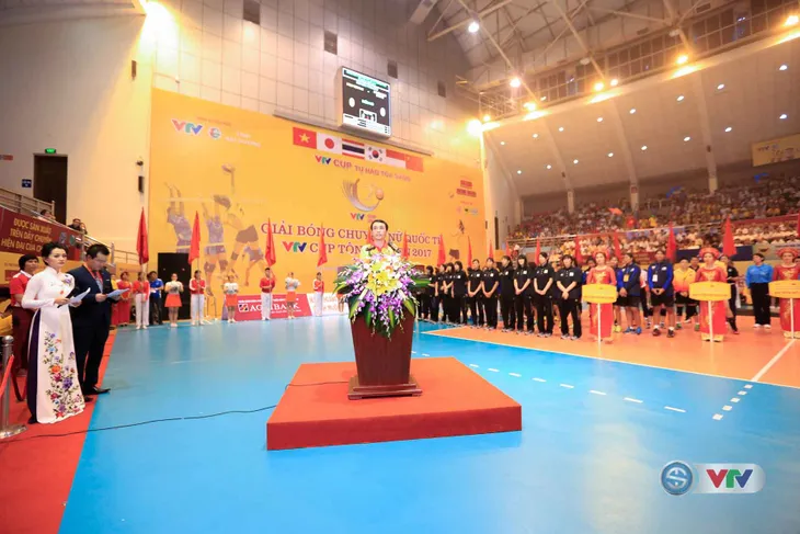 Ảnh: Những khoảnh khắc đáng nhớ và ấn tượng trong Lễ khai mạc Giải bóng chuyền nữ Quốc tế VTV Cup Tôn Hoa Sen 2017 - Ảnh 12. Ảnh: Những khoảnh khắc đáng nhớ và ấn tượng trong Lễ khai mạc Giải bóng chuyền nữ Quốc tế VTV Cup Tôn Hoa Sen 2017 - Ảnh 12.