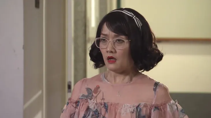 Ghét thì yêu thôi - Tập 20: Lời cầu hôn bá đạo của ông Quang với bà Diễm khiến khán giả cười bò - Ảnh 4. Ghét thì yêu thôi - Tập 20: Lời cầu hôn bá đạo của ông Quang với bà Diễm khiến khán giả cười bò - Ảnh 4.