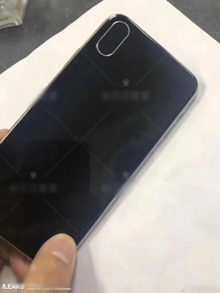 iPhone 8 lộ thiết kế “dị” của camera kép mặt sau - Ảnh 2. iPhone 8 lộ thiết kế “dị” của camera kép mặt sau - Ảnh 2.