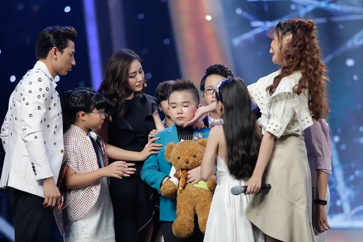 Vietnam Idol Kids: Hát nhạc Phan Mạnh Quỳnh, hoàng tử Bolero làm xiêu lòng Isaac - Ảnh 10. Vietnam Idol Kids: Hát nhạc Phan Mạnh Quỳnh, hoàng tử Bolero làm xiêu lòng Isaac - Ảnh 10.