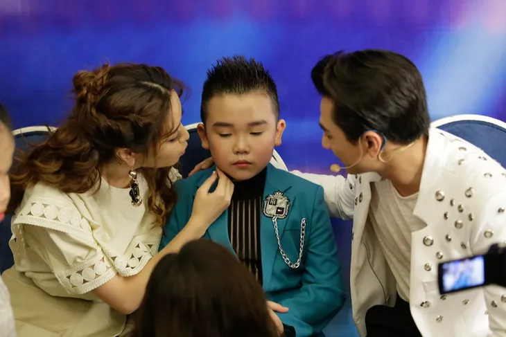 Vietnam Idol Kids: Hát nhạc Phan Mạnh Quỳnh, hoàng tử Bolero làm xiêu lòng Isaac - Ảnh 9. Vietnam Idol Kids: Hát nhạc Phan Mạnh Quỳnh, hoàng tử Bolero làm xiêu lòng Isaac - Ảnh 9.
