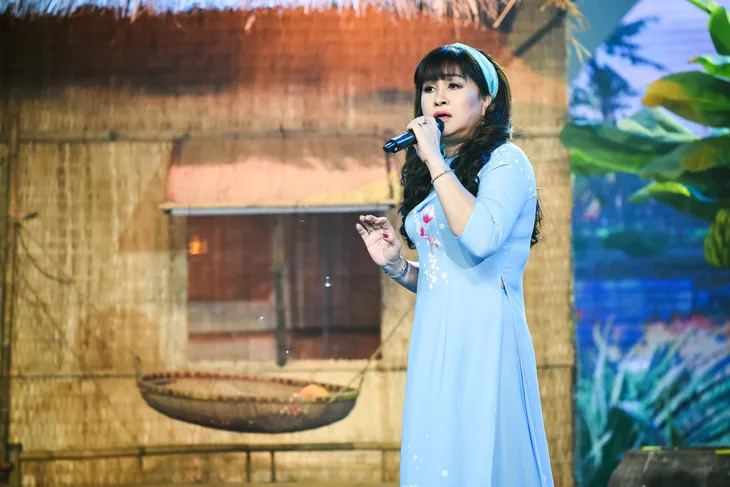 Sol Vàng: Phương Dung nghẹn ngào rơi nước mắt nhớ về quê hương - Ảnh 4. Sol Vàng: Phương Dung nghẹn ngào rơi nước mắt nhớ về quê hương - Ảnh 4.