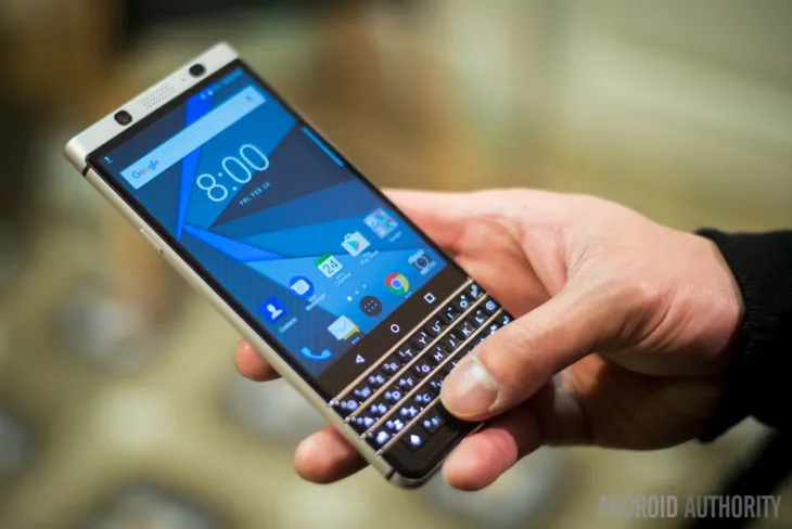 Điểm danh 5 chú dế có bàn phím Qwerty cực đỉnh - Ảnh 1. Điểm danh 5 chú dế có bàn phím Qwerty cực đỉnh - Ảnh 1.