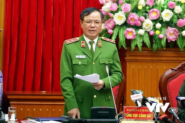 Trung tướng Trần Văn Vệ: Quản lý hộ khẩu không thể bỏ được - Ảnh 1. Trung tướng Trần Văn Vệ: Quản lý hộ khẩu không thể bỏ được - Ảnh 1.