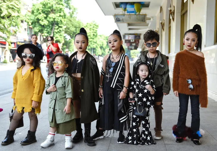 Nổ mắt trước những bộ cánh chất lừ của mẫu nhí tại The best street style - Ảnh 3. Nổ mắt trước những bộ cánh chất lừ của mẫu nhí tại The best street style - Ảnh 3.