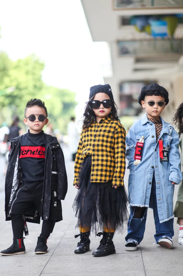 Nổ mắt trước những bộ cánh chất lừ của mẫu nhí tại The best street style - Ảnh 8. Nổ mắt trước những bộ cánh chất lừ của mẫu nhí tại The best street style - Ảnh 8.