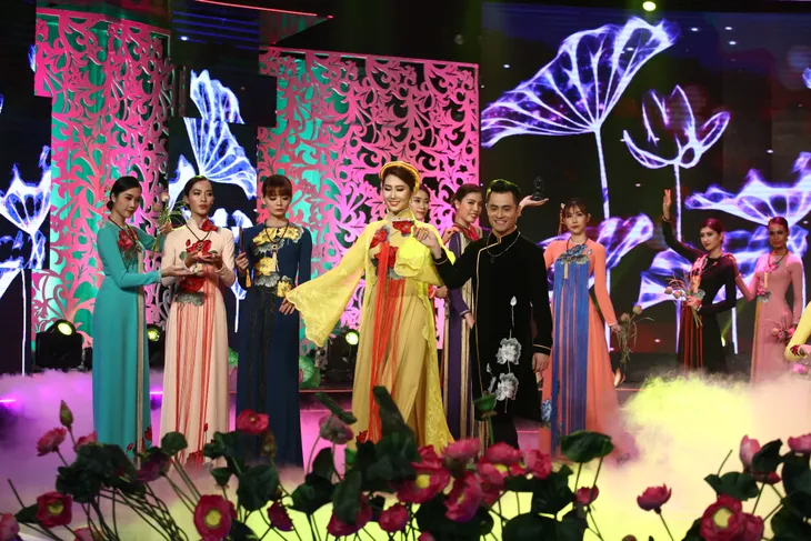 Sài Gòn đêm thứ 7: Phương Thanh nấc nghẹn với Trò đùa của tạo hóa - Ảnh 6. Sài Gòn đêm thứ 7: Phương Thanh nấc nghẹn với Trò đùa của tạo hóa - Ảnh 6.