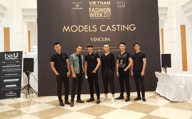 Người mẫu nhí gây bất ngờ tại buổi casting người mẫu cho Tuần lễ thời trang quốc tế Việt Nam Thu - Đông 2017 - Ảnh 4. Người mẫu nhí gây bất ngờ tại buổi casting người mẫu cho Tuần lễ thời trang quốc tế Việt Nam Thu - Đông 2017 - Ảnh 4.