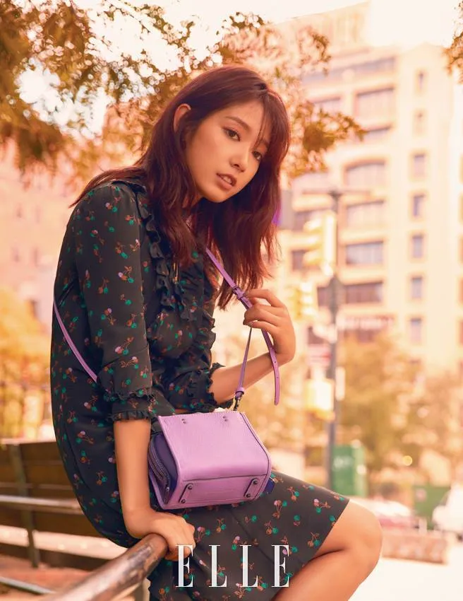 Nữ hoàng phim bi tuổi teen của Hàn Quốc rạng ngời trên tạp chí Elle - Ảnh 3. Nữ hoàng phim bi tuổi teen của Hàn Quốc rạng ngời trên tạp chí Elle - Ảnh 3.