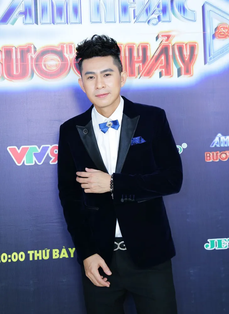 Âm nhạc và Bước nhảy: Thanh Duy Idol tạo dáng bá đạo như mỹ nhân Hàn Quốc - Ảnh 7. Âm nhạc và Bước nhảy: Thanh Duy Idol tạo dáng bá đạo như mỹ nhân Hàn Quốc - Ảnh 7.
