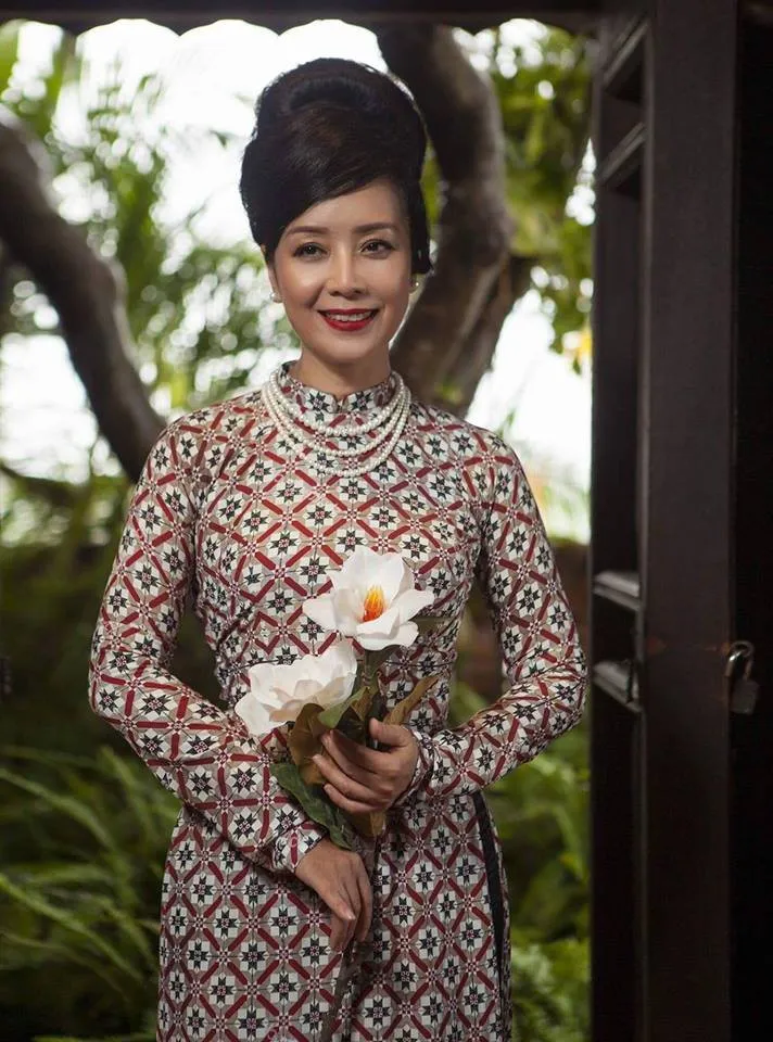 NSƯT Chiều Xuân tiết lộ lý do thích diện áo dài trong các sự kiện lớn - Ảnh 1. NSƯT Chiều Xuân tiết lộ lý do thích diện áo dài trong các sự kiện lớn - Ảnh 1.