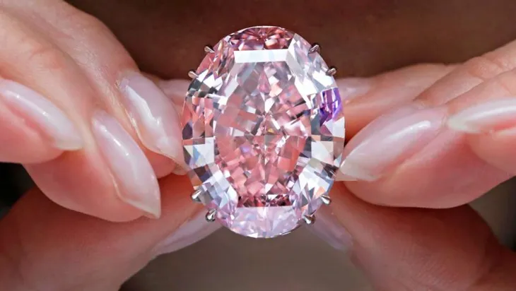 Vì sao giới siêu giàu chuộng đầu tư kim cương màu? - Ảnh 1. Vì sao giới siêu giàu chuộng đầu tư kim cương màu? - Ảnh 1.
