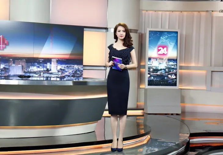 Soi gu thời trang thanh lịch và quyến rũ của Á hậu Thụy Vân - Ảnh 3. Soi gu thời trang thanh lịch và quyến rũ của Á hậu Thụy Vân - Ảnh 3.