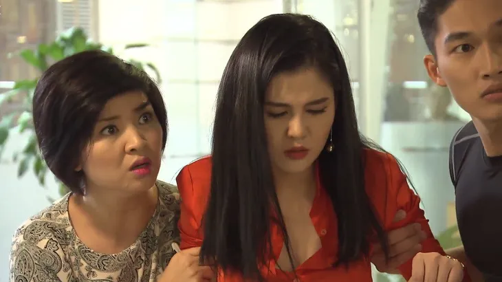 Ghét thì yêu thôi - Tập 24: Trang liên tục chèn ép Kim, đại chiến nổ ra - Ảnh 6. Ghét thì yêu thôi - Tập 24: Trang liên tục chèn ép Kim, đại chiến nổ ra - Ảnh 6.