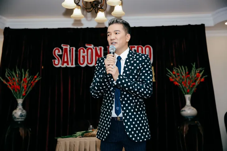 Đàm Vĩnh Hưng tái hiện Sài Gòn xưa trong liveshow Bolero - Ảnh 1. Đàm Vĩnh Hưng tái hiện Sài Gòn xưa trong liveshow Bolero - Ảnh 1.