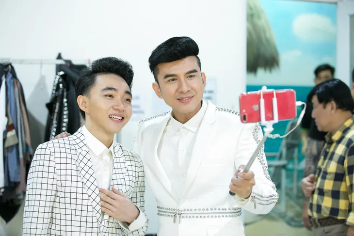 Đan Trường khuấy động Âm nhạc và Bước nhảy bằng minishow - Ảnh 5. Đan Trường khuấy động Âm nhạc và Bước nhảy bằng minishow - Ảnh 5.