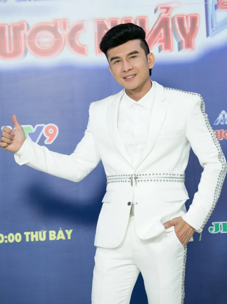Đan Trường khuấy động Âm nhạc và Bước nhảy bằng minishow - Ảnh 9. Đan Trường khuấy động Âm nhạc và Bước nhảy bằng minishow - Ảnh 9.