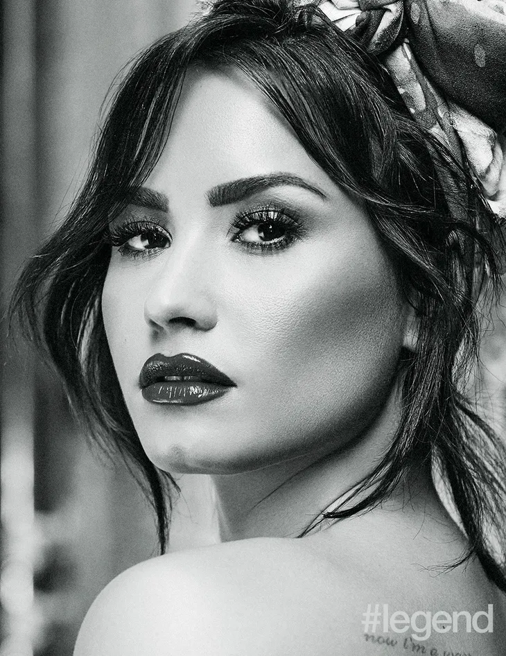 Demi Lovato - Trưởng thành và sexy, đã vượt qua cái bóng của sao Disney - Ảnh 3. Demi Lovato - Trưởng thành và sexy, đã vượt qua cái bóng của sao Disney - Ảnh 3.