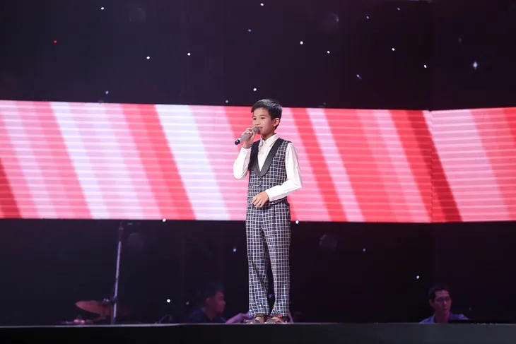 Giọng hát Việt nhí: Hương Tràm quê độ vì lạc lối với nhạc Bolero - Ảnh 1. Giọng hát Việt nhí: Hương Tràm quê độ vì lạc lối với nhạc Bolero - Ảnh 1.