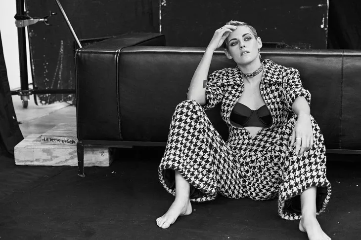Choáng ngợp với hình ảnh mới của Kristen Stewart - Ảnh 2. Choáng ngợp với hình ảnh mới của Kristen Stewart - Ảnh 2.