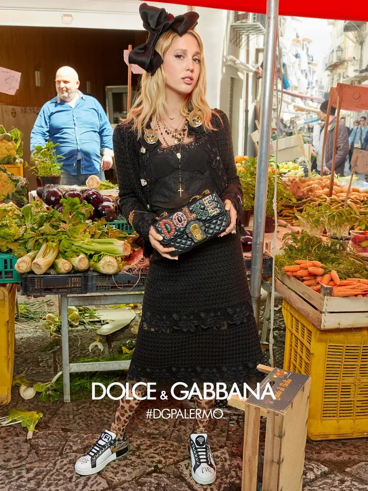 Chiến dịch mới của Dolce & Gabbana: Đố mà không yêu - Ảnh 14. Chiến dịch mới của Dolce & Gabbana: Đố mà không yêu - Ảnh 14.
