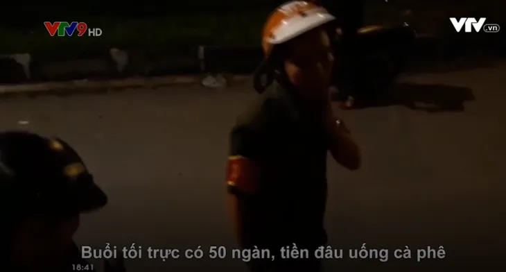 Dân phòng “làm luật” tài xế xe tải ở cửa ngõ TP.HCM - Ảnh 2. Dân phòng “làm luật” tài xế xe tải ở cửa ngõ TP.HCM - Ảnh 2.