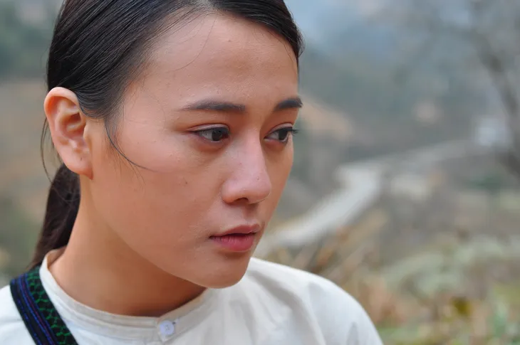 Phương Oanh từng bật khóc đối diện với nỗi sợ khi đóng phim Lặng yên dưới vực sâu - Ảnh 1. Phương Oanh từng bật khóc đối diện với nỗi sợ khi đóng phim Lặng yên dưới vực sâu - Ảnh 1.