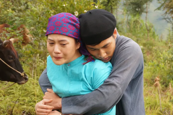 Phương Oanh từng bật khóc đối diện với nỗi sợ khi đóng phim Lặng yên dưới vực sâu - Ảnh 2. Phương Oanh từng bật khóc đối diện với nỗi sợ khi đóng phim Lặng yên dưới vực sâu - Ảnh 2.