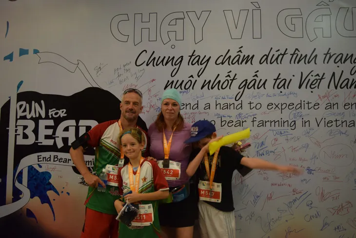 Hơn 800 người tham gia Giải Chạy vì gấu - Chấm dứt tình trạng nuôi nhốt gấu - Ảnh 6. Hơn 800 người tham gia Giải Chạy vì gấu - Chấm dứt tình trạng nuôi nhốt gấu - Ảnh 6.