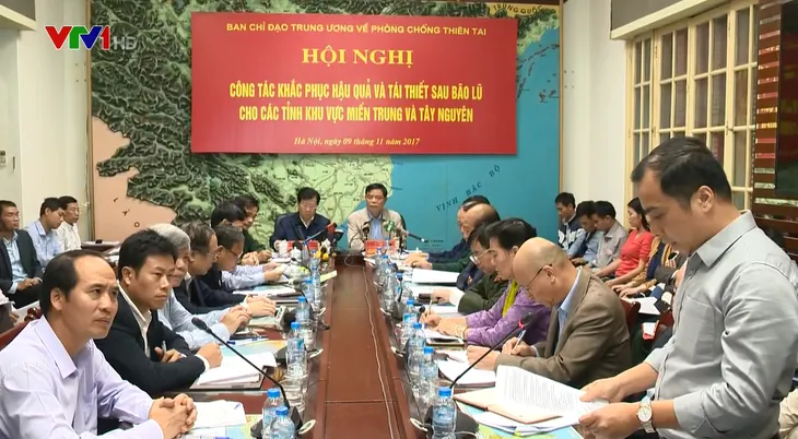 Quốc lộ 1 thông xe, đường sắt Bắc - Nam thông tuyến sau 5 ngày tê liệt vì bão lũ - Ảnh 1. Quốc lộ 1 thông xe, đường sắt Bắc - Nam thông tuyến sau 5 ngày tê liệt vì bão lũ - Ảnh 1.