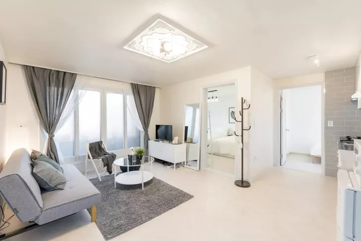 Căn hộ 3 phòng ngủ đơn giản mà vẫn rất tinh tế - Ảnh 2.