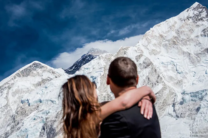 Ngỡ ngàng với cặp đôi chịu khổ, chịu lạnh lên tận đỉnh Everest làm đám cưới - Ảnh 14. Ngỡ ngàng với cặp đôi chịu khổ, chịu lạnh lên tận đỉnh Everest làm đám cưới - Ảnh 14.
